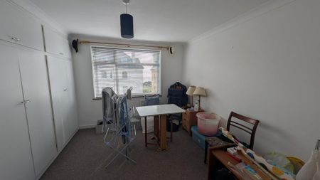 3 bedroom flat to rent - Photo 2
