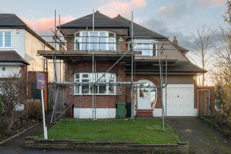 Nonsuch Walk, Cheam - Photo 2