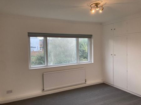 3 bedroom flat to rent - Photo 2
