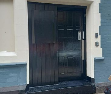 4 bedroom terraced house to rent - Photo 1