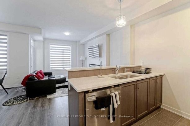 For Lease - 590 North Service Road, Hamilton, Ontario - Photo 1