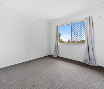 SPACIOUS FAMILY HOME IN HEART OF BEENLEIGH! - Photo 6