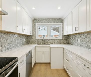 For Lease - 260 Hillside Drive, Mississauga, Ontario - Photo 3