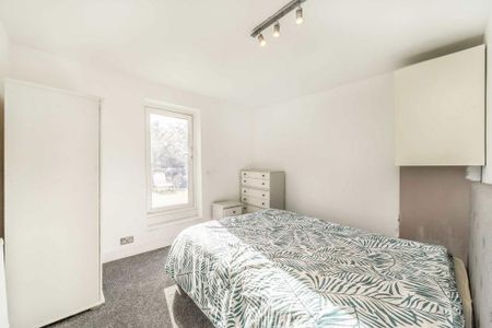 4 bedroom flat to rent - Photo 5