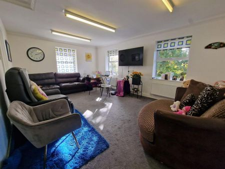 2 bedroom detached house to rent - Photo 2