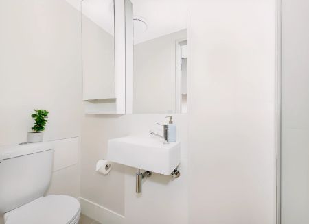 Signature Studio Apartment-view - Photo 5