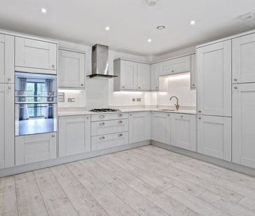 Landmark Court, 30 Queens Road, Weybridge, Surrey, KT13 - Photo 4