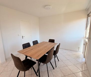 Location Appartement 3 pièces 81m² - Photo 3