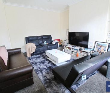 4 bedroom terraced house to rent - Photo 2