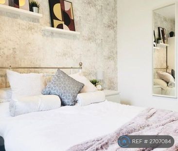 1 bedroom in a house share to rent - Photo 2