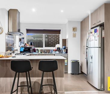 Contemporary Charm in a Thriving Tarneit Locale! - Photo 4