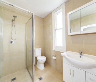 Generously Sized Four Bedroom Family Home in the Heart of Drummoyne - Photo 2