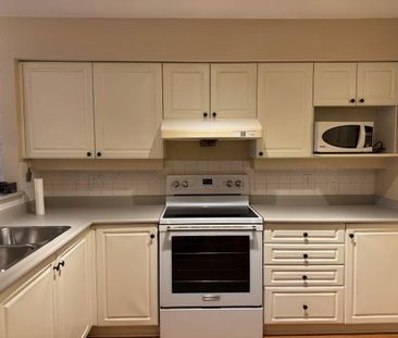 Large 2beds 2baths apartment near Edmonds skytrain - Photo 3