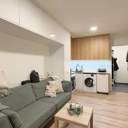 Pronájem, P-10, Strašnice, 1+KK, 35 m - Photo 1