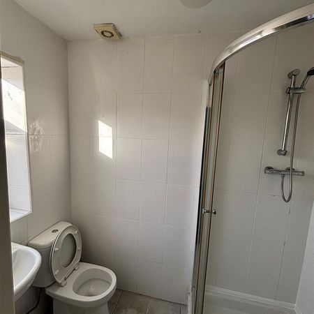 2 Beds - Apartment - - Photo 4