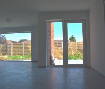 Ruime, energiezuinige woning met 3 slaapkamers in centrum Oostkamp - Photo 3