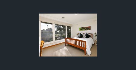 Perfectly Positioned Belmont Beauty - Photo 5