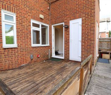 Dashwood Avenue, High Wycombe - Photo 3