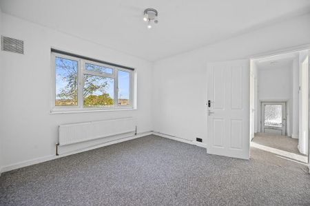 2 bedroom maisonette to rent - Photo 3