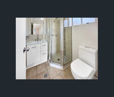 Modern & Low-Maintenance Unit in Secure Rosslea Complex - Photo 4