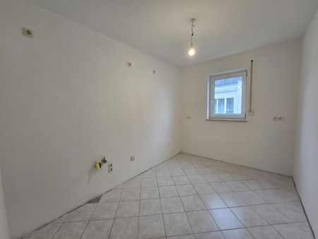 Helle, renovierte, 2 Zi. Wohnung mit Balkon, EBK und Stellplatz - Photo 4