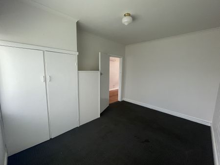 One bedroom unit - Photo 2