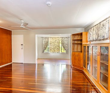 Charming High-set Family Home in Prime Location! - Photo 2