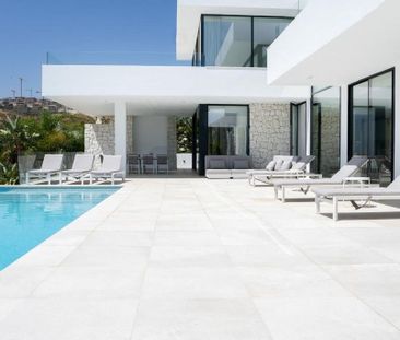 5 bedroom luxury Villa for rent in Benahavís, Andalusia - Photo 3