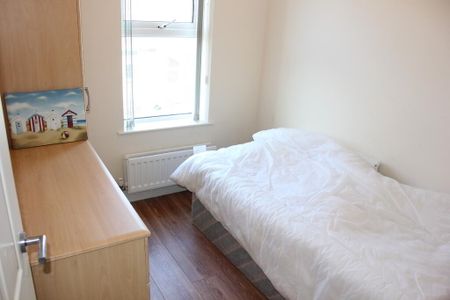 8 Enfield Street (STUDENT LET), Portstewart, BT55 7AL - Photo 4