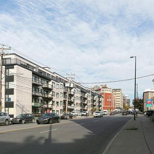 5675-5725 Côte-St-Luc Road - Hampstead House - 1 Bedroom - 5675 Chemin De La Côte-Saint-Luc, Montréal - Photo 3