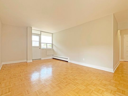 For Lease - 490 Eglinton Avenue Unit# 404, Toronto, Ontario - Photo 1