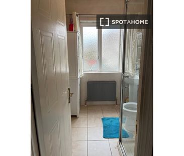 Room for rent in a four-bedroom house in Dublin - Photo 5