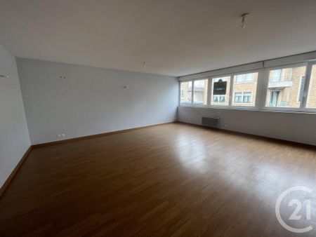 Location Appartement 5 pièces 121m² GRANVILLE 50400 - Photo 2