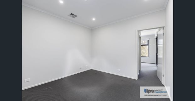 Charming 3 Bedroom Townhouse in Prime Prospect Location - Photo 1