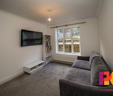 3 bedroom semi-detached house to rent - Photo 6