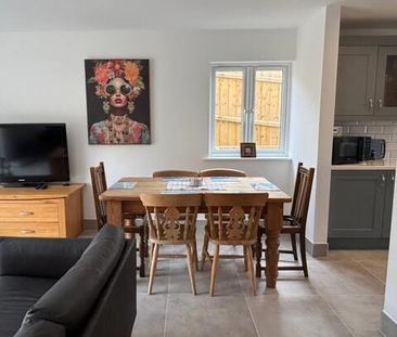 3 bedroom detached house to rent - Photo 2