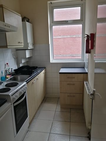 1 Bed Flat, George Street, M25 - Photo 2