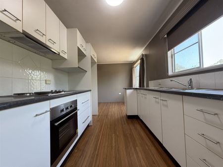 HIGHSET 3 BEDROOM HOME IN KELSO - Photo 4