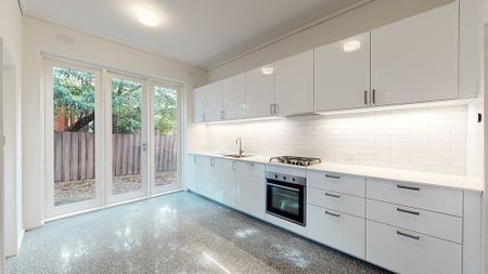 17 Fernhurst Grove, Kew VIC 3101 - Photo 4
