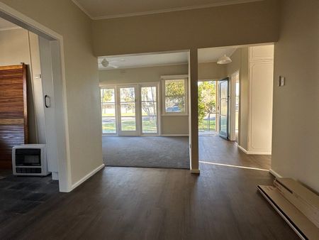 Home For Rent - Photo 5