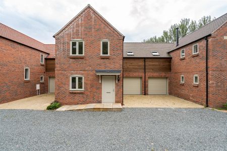 3 bed semi-detached house to rent in Stripes Hill Farm, Knowle, B93 - Photo 4