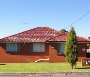 Two Bedroom West Wollongong Apartment - Photo 4