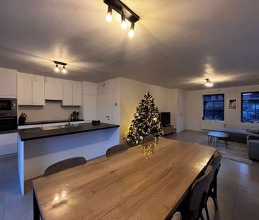 Recente halfopen bebouwing met 3 slaapkamers op rustige ligging te ... - Photo 2