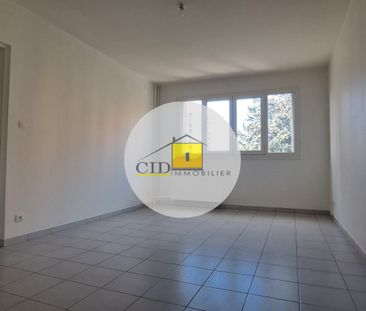 Location Appartement 2 pièces 49m² ST PRIEST 69800 - Photo 2