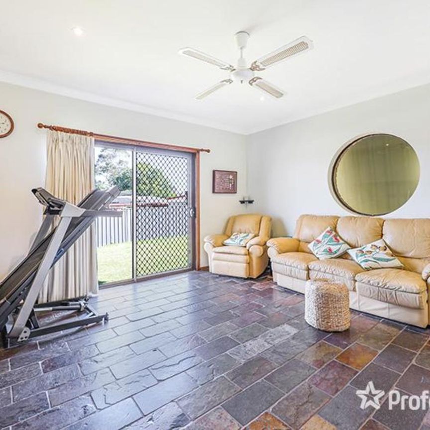 5 Bedroom and 2 Bathrooms - Photo 1