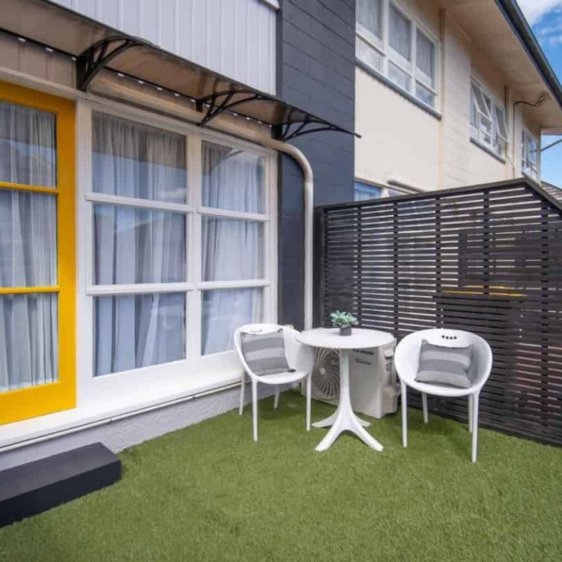 Stylish and low maintenance - Photo 1