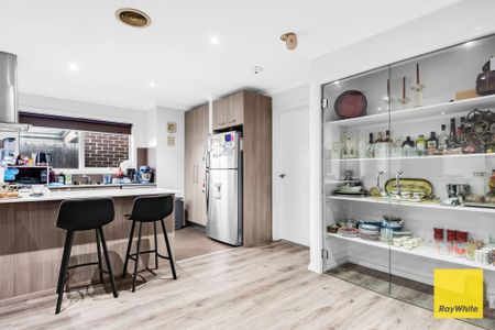 Contemporary Charm in a Thriving Tarneit Locale! - Photo 3