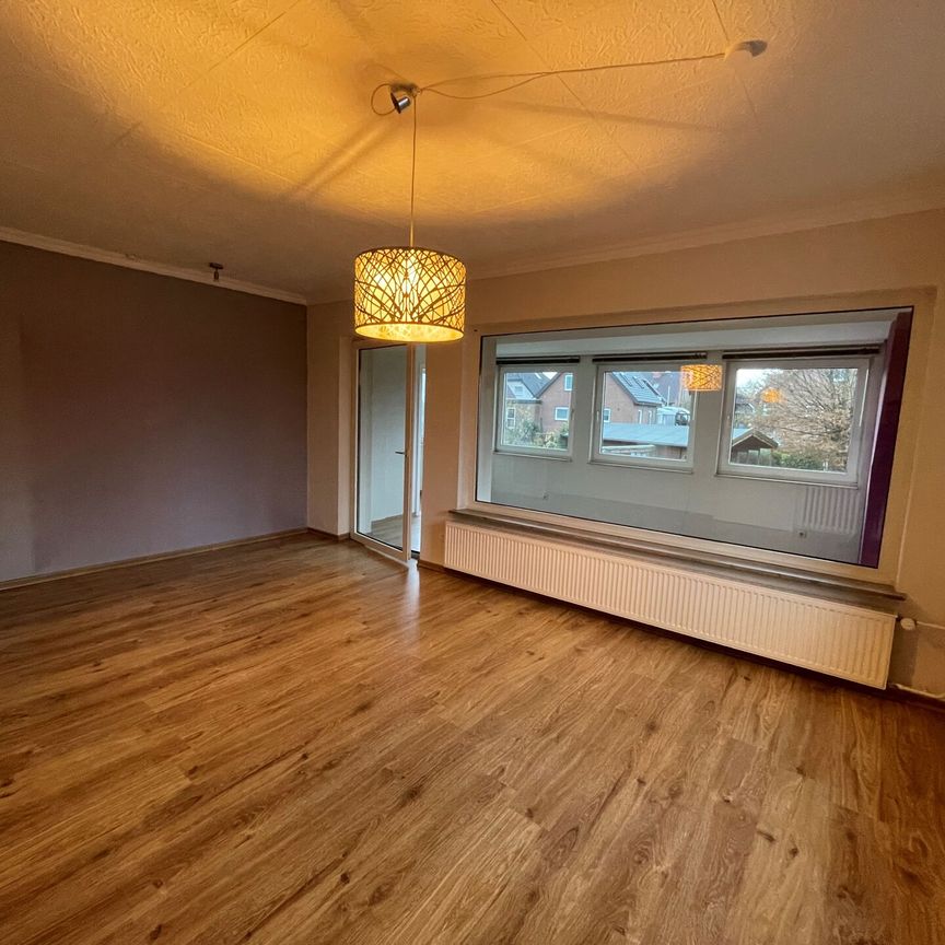 Großzügige 3-Zimmer-Wohnung mit Einbauküche in einem gepflegten 2-Familienhaus in Herringhausen - Photo 1