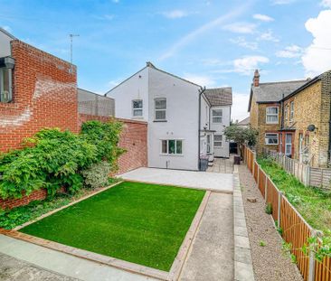 1 bedroom in a house share to rent - Photo 6