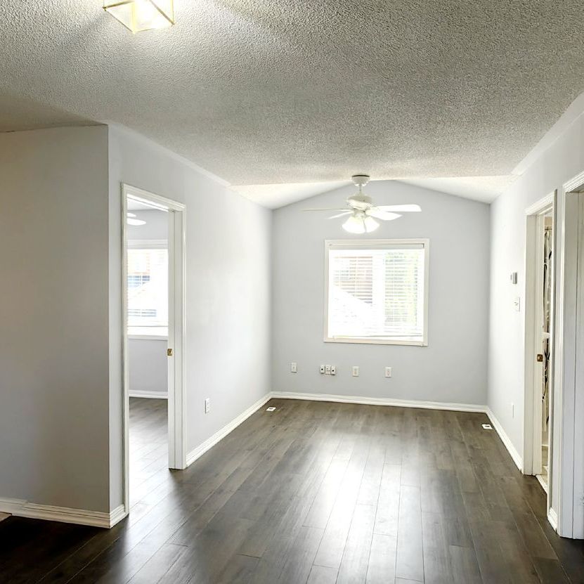 For Lease - 1 Pingel Road Unit# Coach, Markham, Ontario - Photo 1